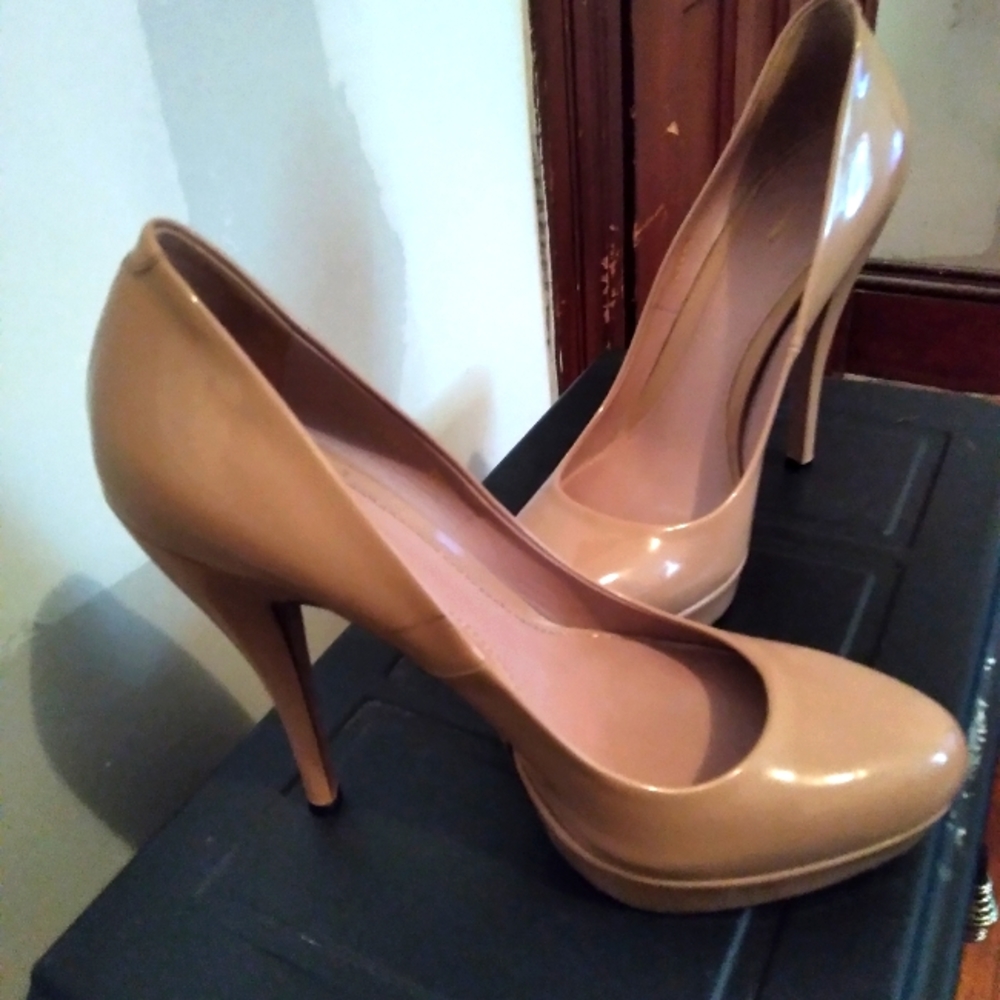 Gucci Tan High Heel Pumps